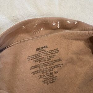 Skims high waist mid thigh shorts size medium